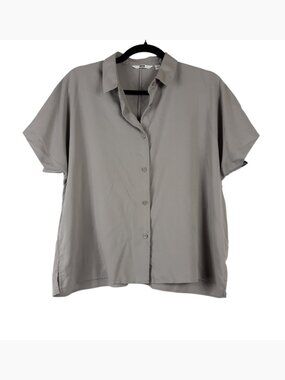 Uniqlo Short-Sleeve Blouse Gray Collared Oversized Button Up Crop Top Size Small